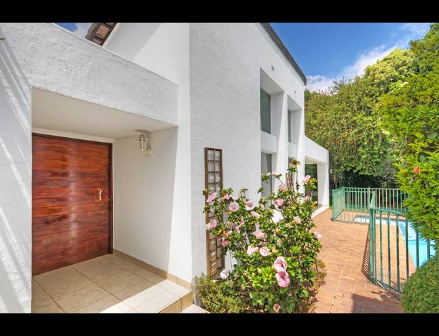 3 BEDROOM CLUSTER FOR SALE IN STRATHAVON